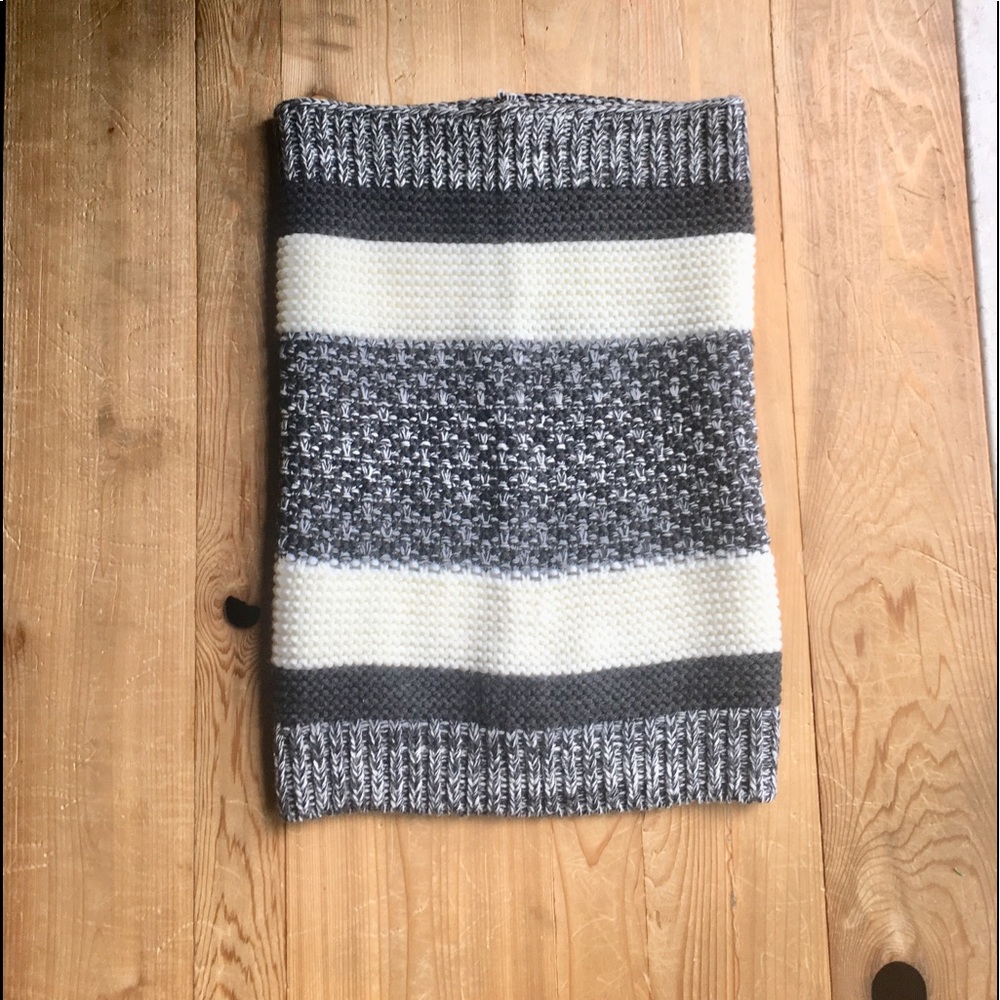 GAP chunky knit infinity scarf